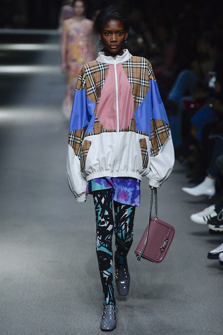 Christopher Bailey 最後一場 Burberry 彩虹時裝騷展現對 LGBTQ 支持