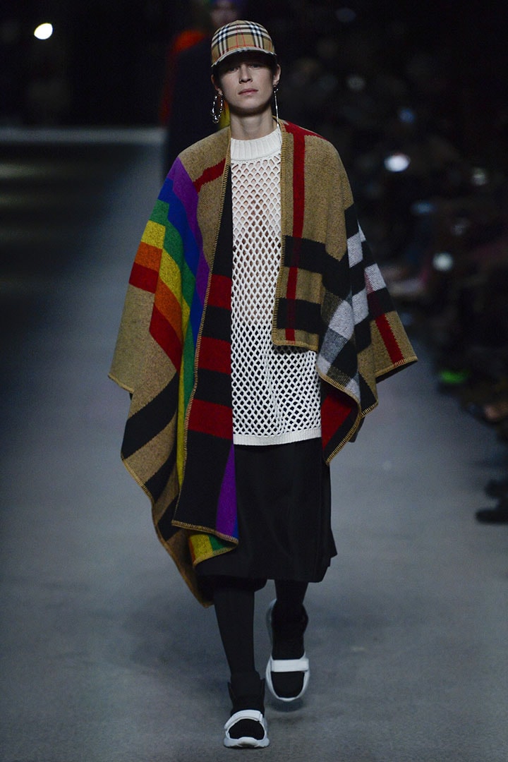 Christopher Bailey 最後一場 Burberry 彩虹時裝騷展現對 LGBTQ 支持