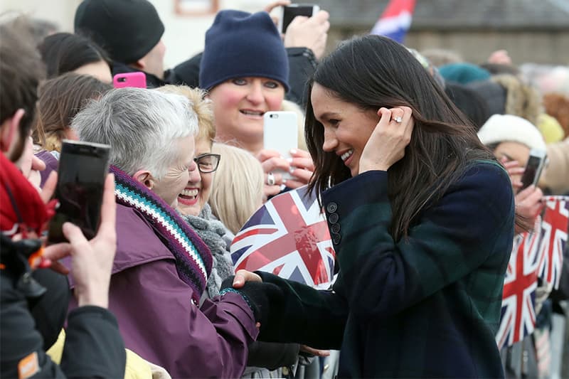 Meghan Markle 背上 Strathberry 斜揹袋打破皇室慣例