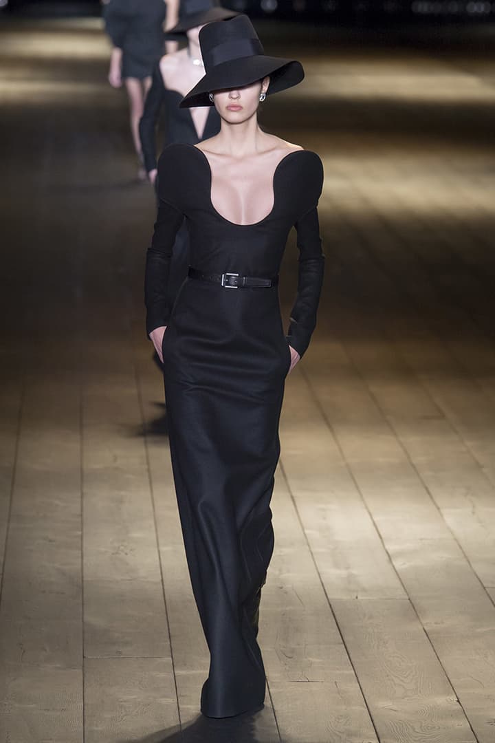 Saint Laurent 2018 秋冬系列性感超短剪裁