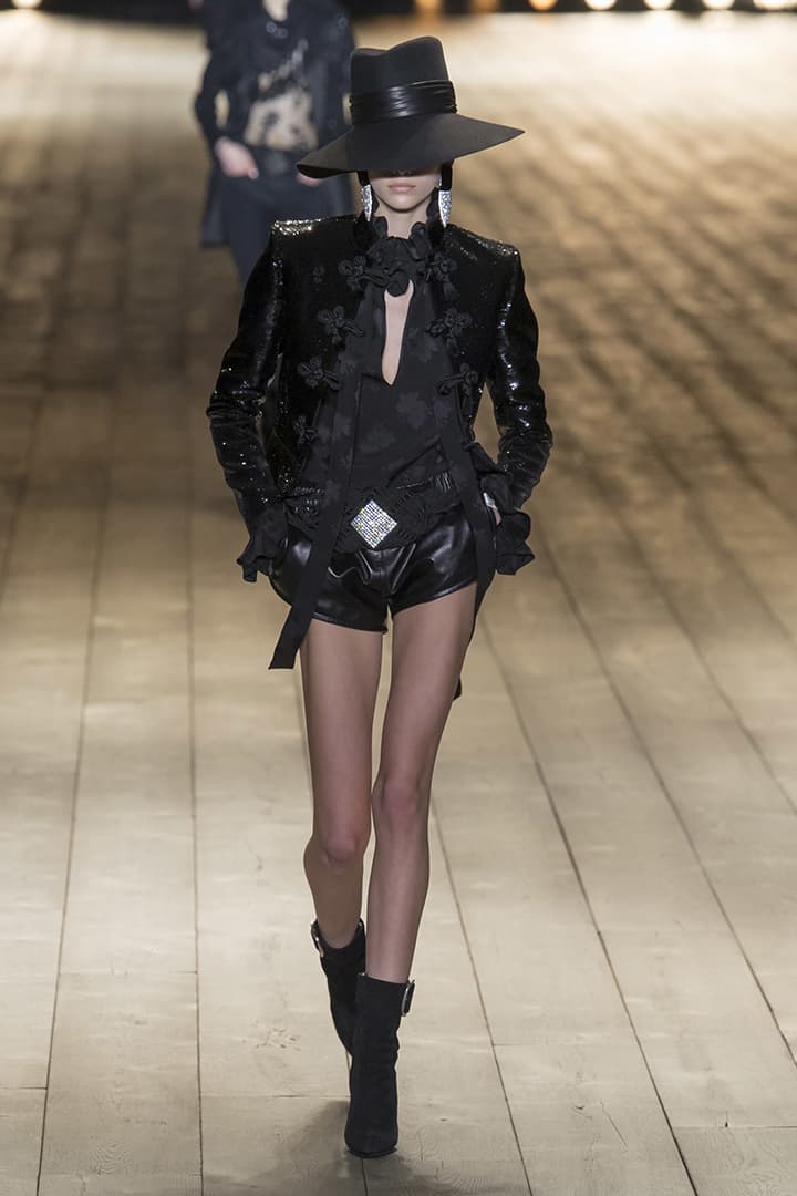 Saint Laurent 2018 秋冬系列性感超短剪裁