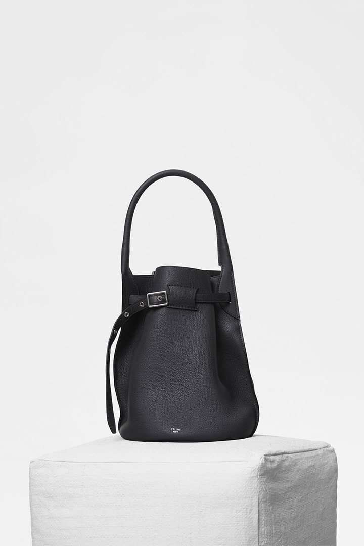 Phoebe Philo 為 Céline 2018 春夏系列設計的 Big Bag Bucket 水桶包
