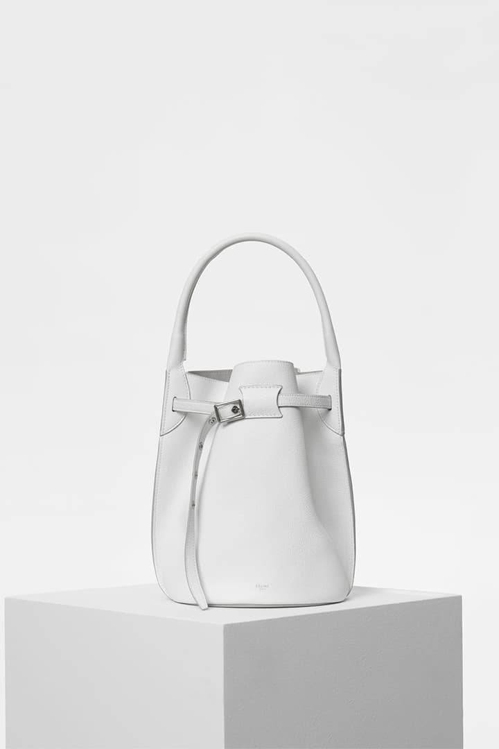 Phoebe Philo 為 Céline 2018 春夏系列設計的 Big Bag Bucket 水桶包