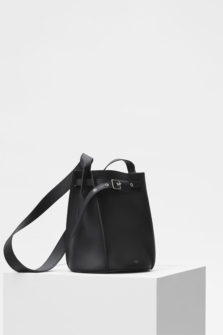Phoebe Philo 為 Céline 2018 春夏系列設計的 Big Bag Bucket 水桶包
