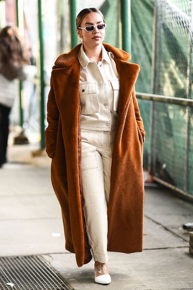 看完達人示範 7 種穿搭配色組合 你會發現棕色才是衣櫃必備