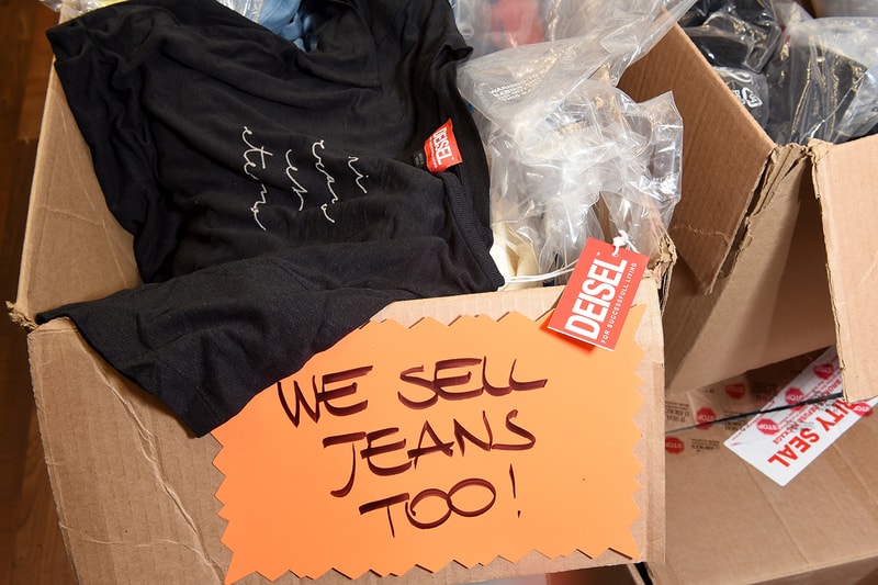 Diesel 在紐約 Chinatown 堅尼街打造了一間 DEISEL  贗品店