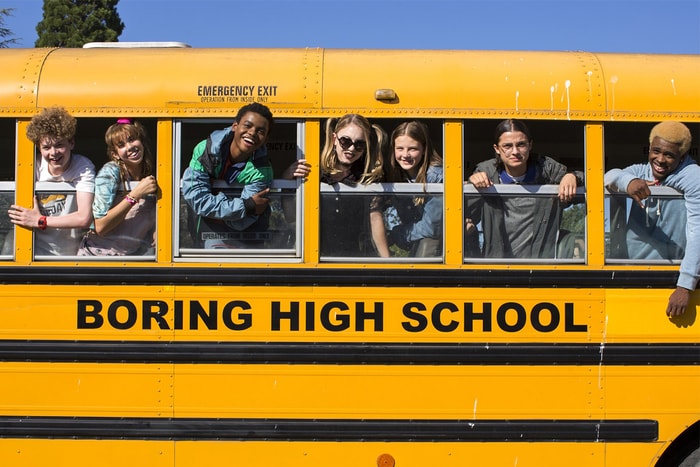 懷念你的怪咖同學嗎?Netflix 全新劇集《Everything Sucks!》帶你回到高中最青春時期!