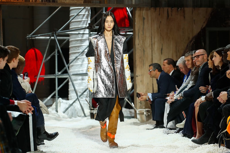 #NYFW：Calvin Klein 用五萬加侖爆谷鋪滿天橋，成功突圍卻惹來爭議！
