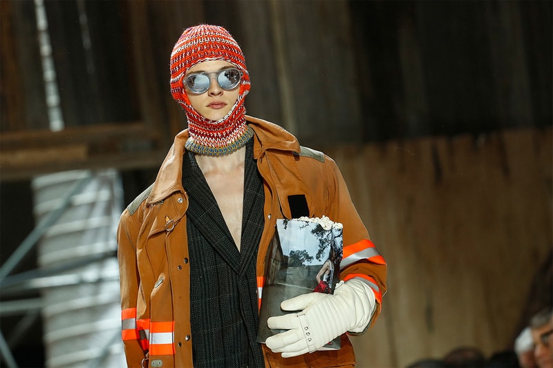 #NYFW：Calvin Klein 用五萬加侖爆谷鋪滿天橋，成功突圍卻惹來爭議！