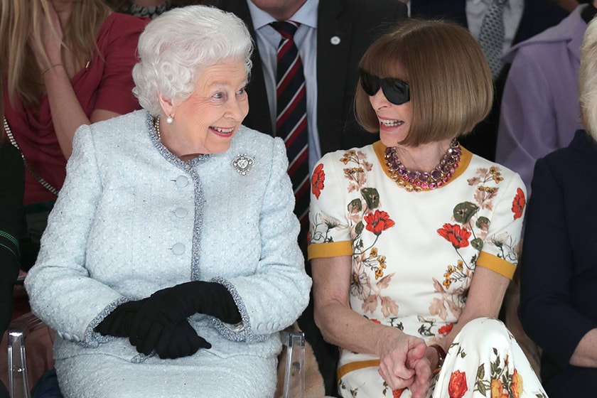 queen-elizabeth-anna-wintour-london-fashion-week_0001_GettyImages-921522746