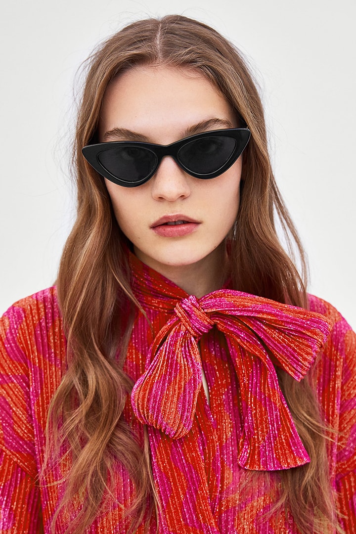 Zara 副線 TRF 2018 春夏造型目錄以花卉圖案 彩色條紋 復古波點與拼色設計等元素打造
