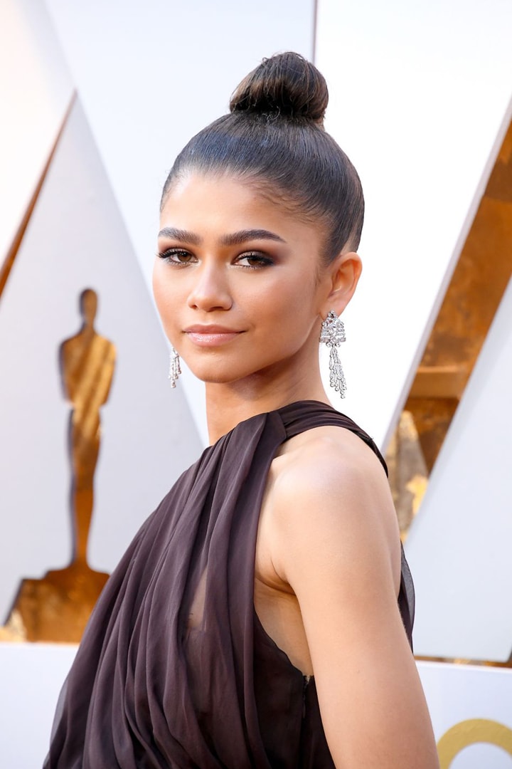 #Oscar2018 率 先示範新一季的流行春妝  看看紅地氈上的女星如何用妝髮突圍而出