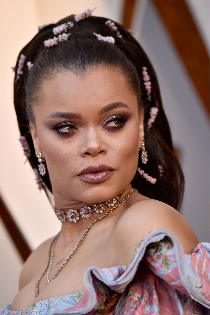 #Oscar2018 率 先示範新一季的流行春妝  看看紅地氈上的女星如何用妝髮突圍而出