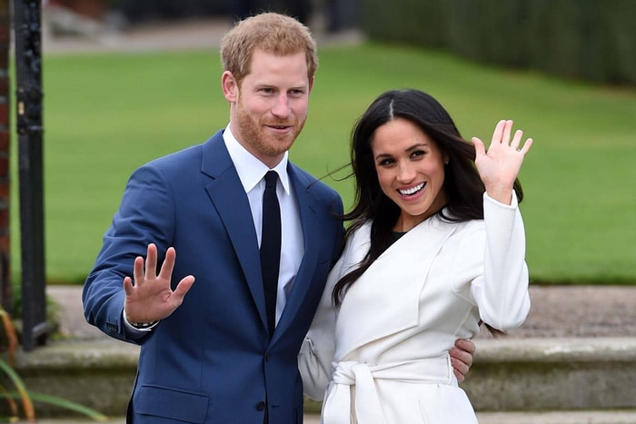 Meghan Markle 與哈利王子在皇室活動中這個「可愛互動」證明了他們的鬼馬默契!