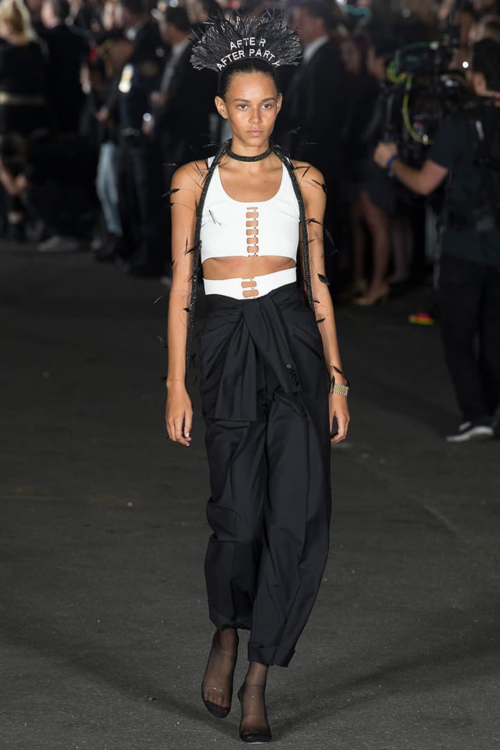 Alexander Wang SS18 春夏 Stephen Jones 手造頭飾售 6千美元