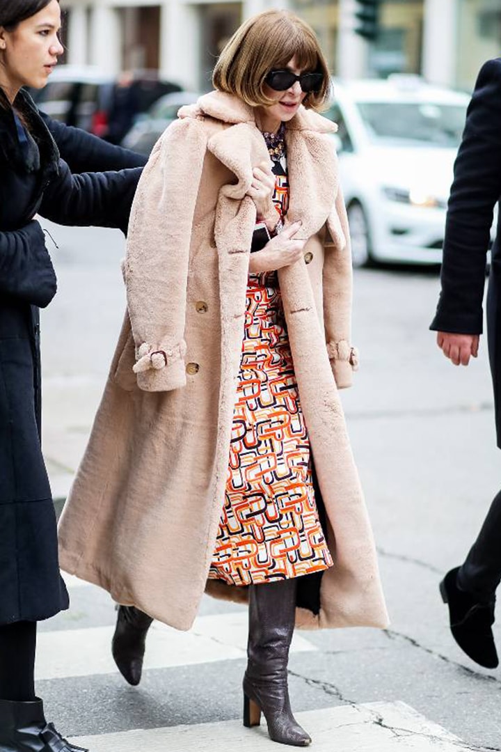 Anna Wintour 親身示範如何僅靠一雙長 Boots 走天涯