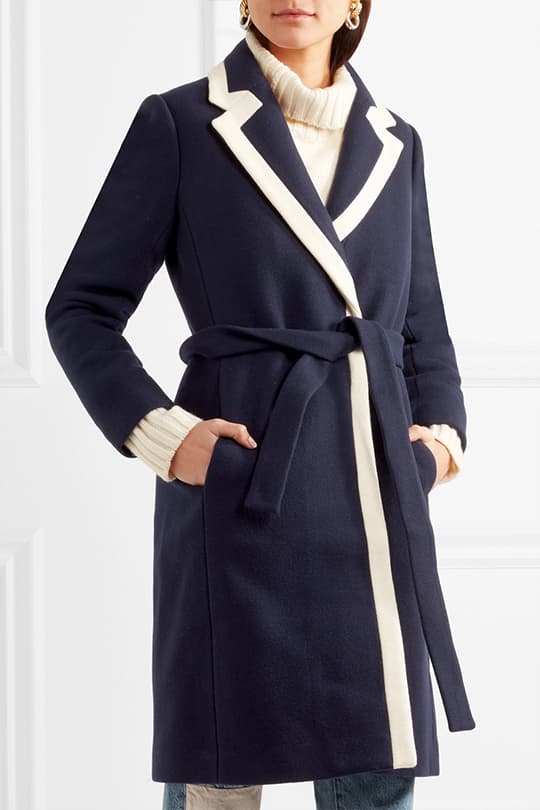 Meghan Markle 這件 J.Crew 軍藍色長版外套已秒速賣光