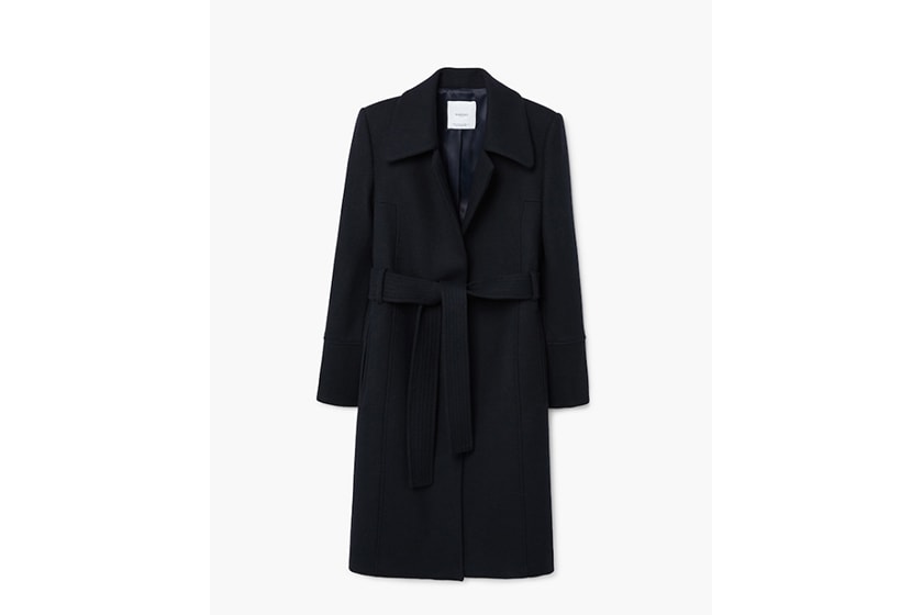 Meghan Markle 這件 J.Crew 軍藍色長版外套已秒速賣光