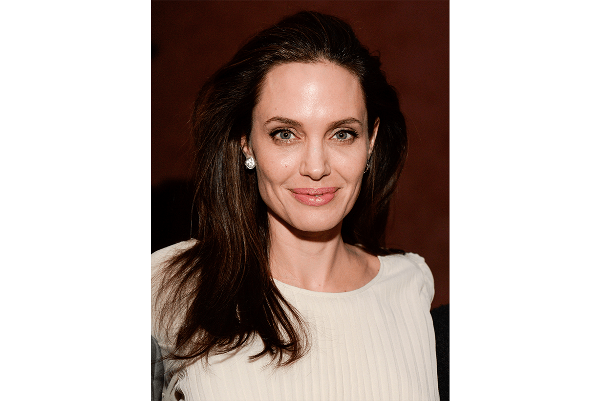 Angelina Jolie -3