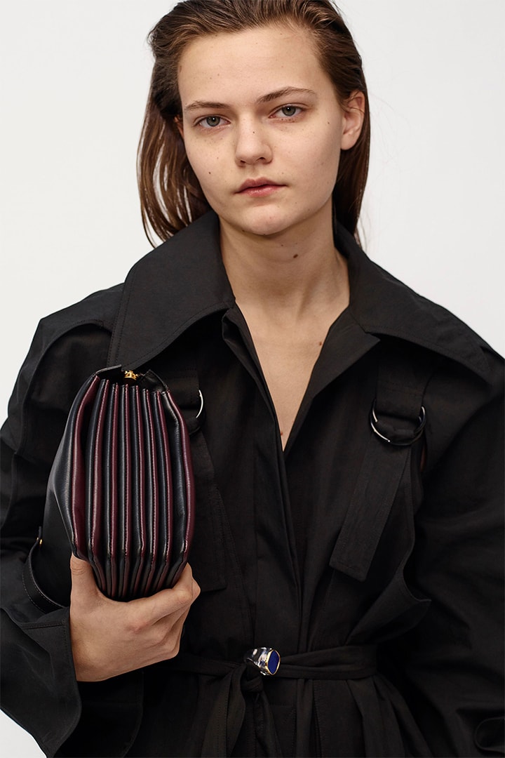 延續 Phoebe Philo 的簡約美學 CELINE  2018 冬季造型目錄