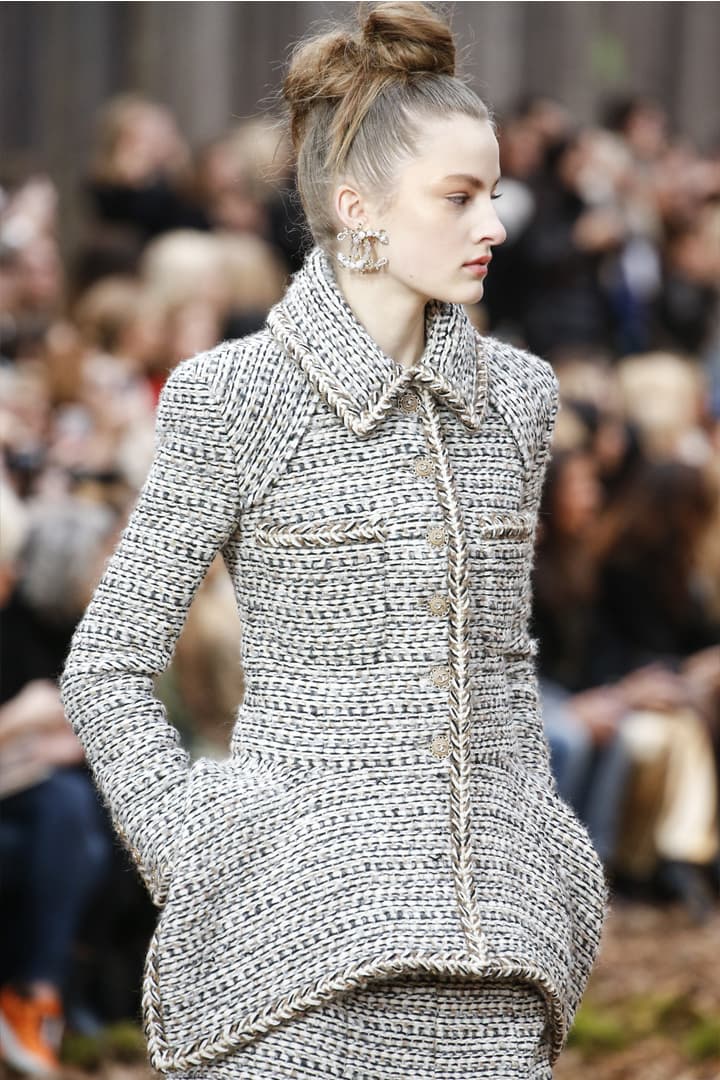 #PFW 走出 Messy Bun 的框架 跟 Chanel 一起趕上這款 留尾髮髻 潮流