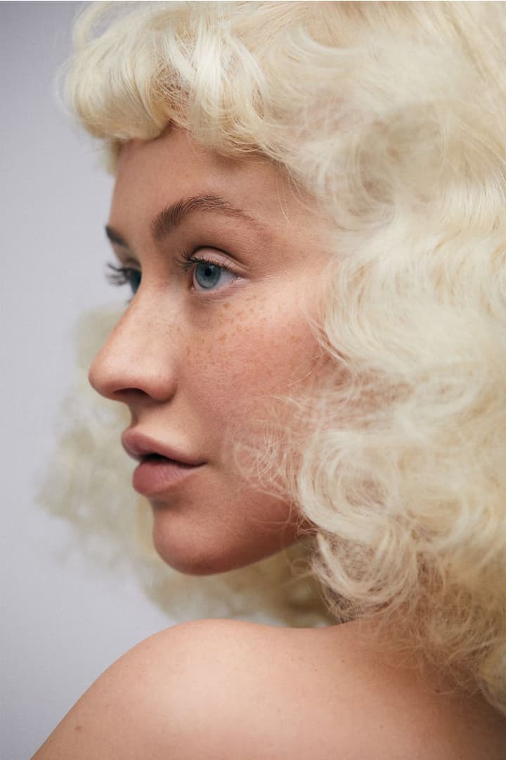 Christina Aguilera 以素顏拍攝雜誌封面 網民大嘆認不出來卻表示這個她 很美