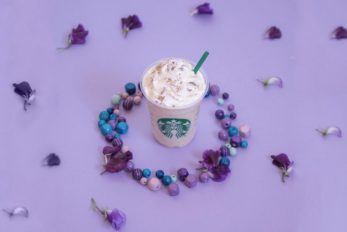 日本 Starbucks 推出客製化「伯爵茶星冰樂」，3 倍茶葉的暗黑版本你一定要試！