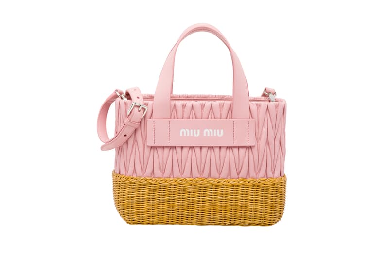 夏日怎能錯過時髦的渡假風格?Miu Miu 新系列竹藤包會是你最完美的選擇!