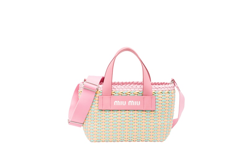 夏日怎能錯過時髦的渡假風格？Miu Miu 新系列竹藤包會是你最完美的選擇！