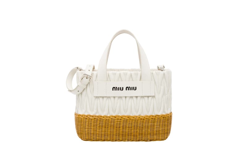 夏日怎能錯過時髦的渡假風格?Miu Miu 新系列竹藤包會是你最完美的選擇!