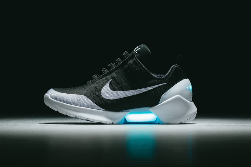 回到未來電影成真 自動綁鞋帶 鞋底發光的 NIKE HyperAdapt 1.0 波鞋明日在 invincible 開賣