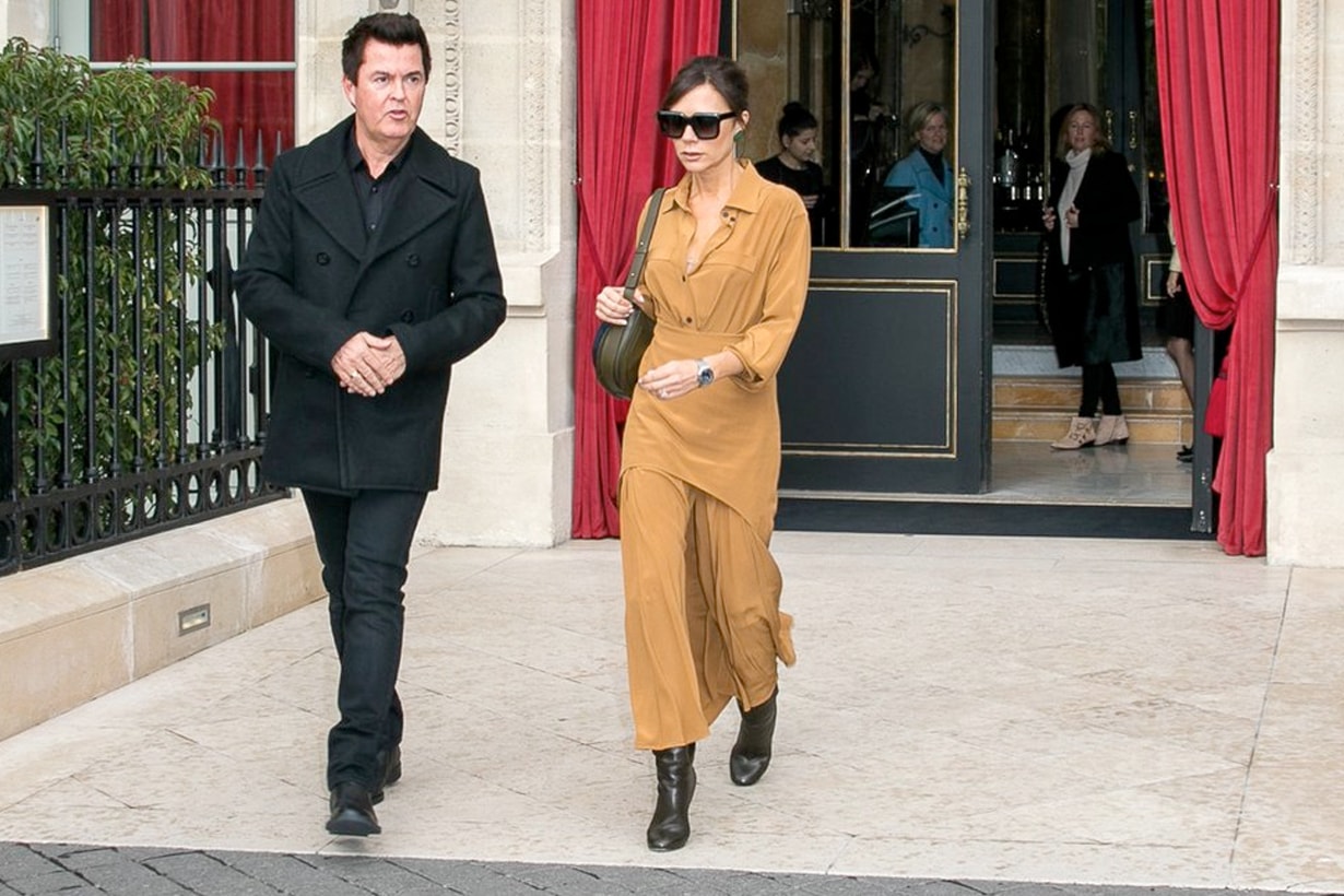 不愧是 Victoria Beckham 半月手袋除了肩背還有這種時髦拿法