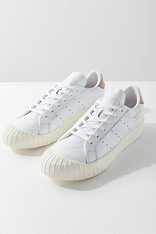 女生白波鞋特集 來自 Nike adidas Common Projects Vans Puma Reebok 超過 20 雙款式