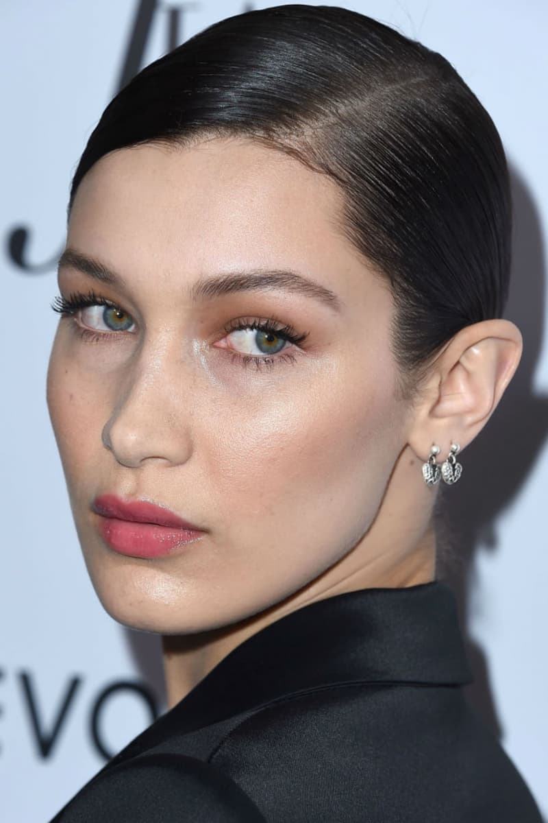 Bella Hadid 自 2014 年以來的驚人蛻變 從嬰兒肥少女到冷豔超模
