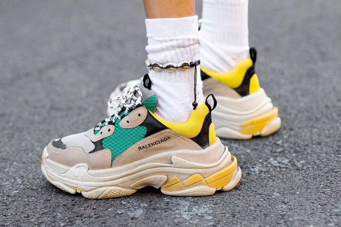 因為「這雙鞋」Balenciaga 惹上種族歧視爭議,官方終於作出回覆!