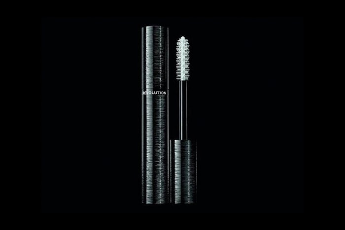蓄謀已久的 3D 睫毛刷!研發 11 年,Chanel 的 Volume Révolution 終於投入生產