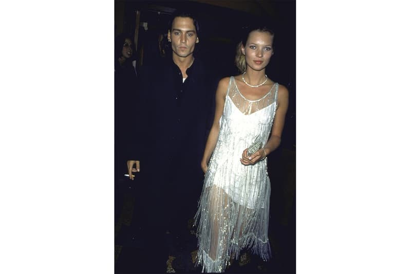 Kate Moss 8 大時裝標記,會明白她如何以叛逆姿態引領 90 年代風尚!