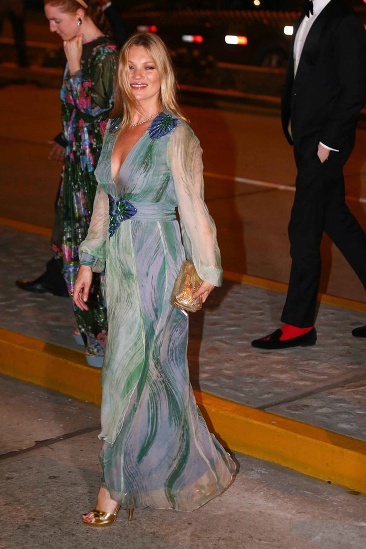 Kate Moss 出席德國王子婚禮的這 2 個造型  顯示她除了是名模更是專業的婚禮賓客