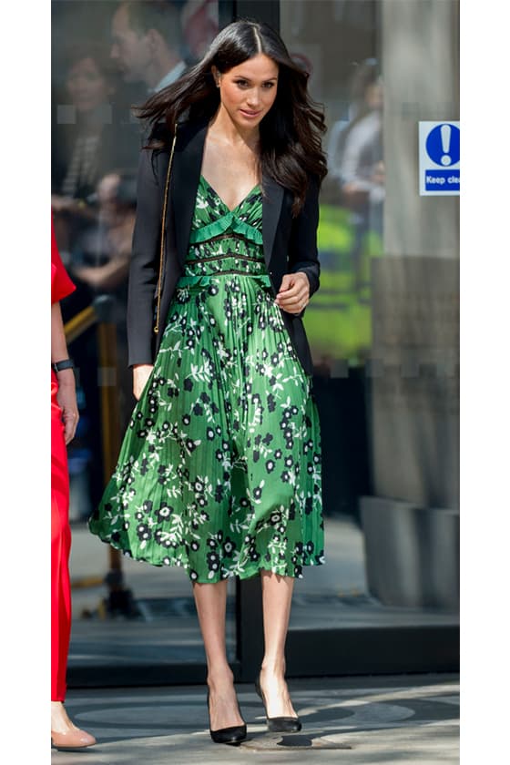 meghan markle broke royal tradition bare legs 2018 Endeavor Fund Awards