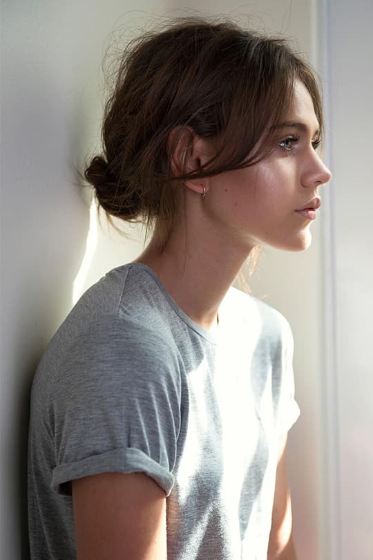 messy-bun-summer-hairstyle-inspiration