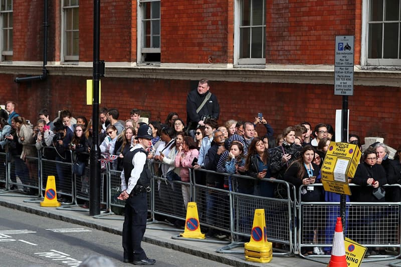 royal baby prince william kate middleton leave hospital with new baby boy