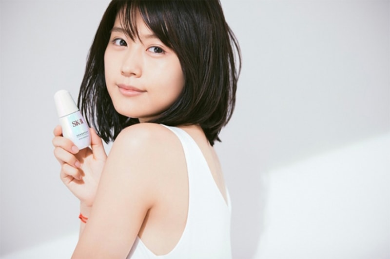 慵懶女生護膚法選對SK-II 這支美白精華輕鬆迎接淨白亮肌