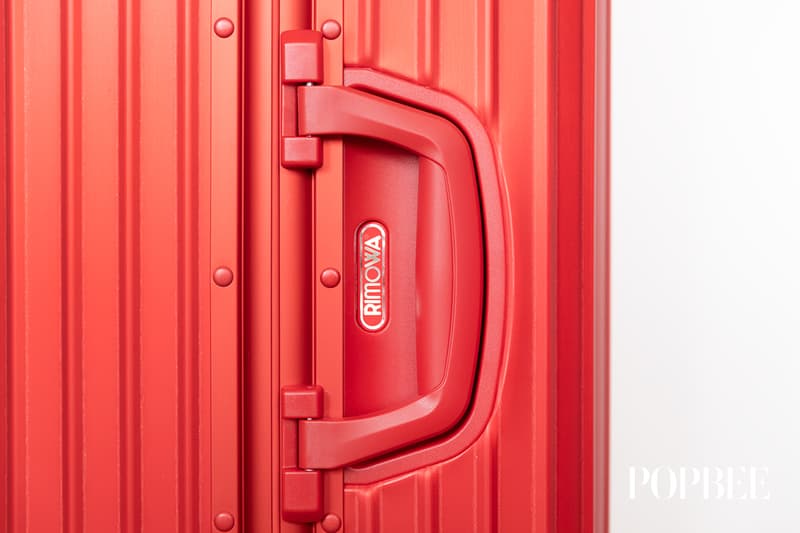 Supreme 與 Rimowa 聯乘推出標誌性紅色行李箱