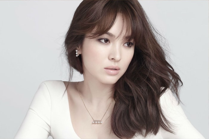 老公幫忙拍的?宋慧喬最新照片完美示範了何謂性感與清純兼具!