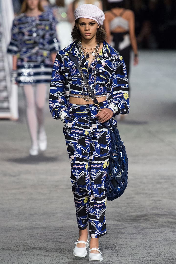 chanel-cruise-2019 runway marine style