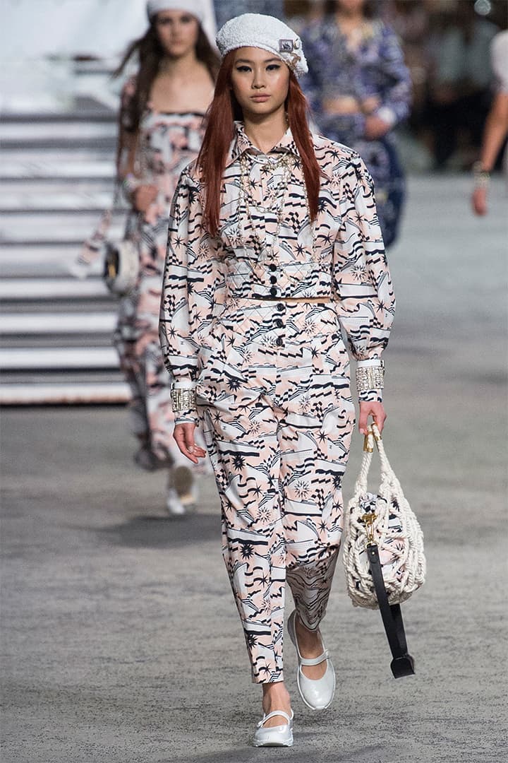 chanel-cruise-2019 runway marine style