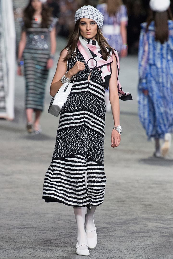 chanel-cruise-2019 runway marine style