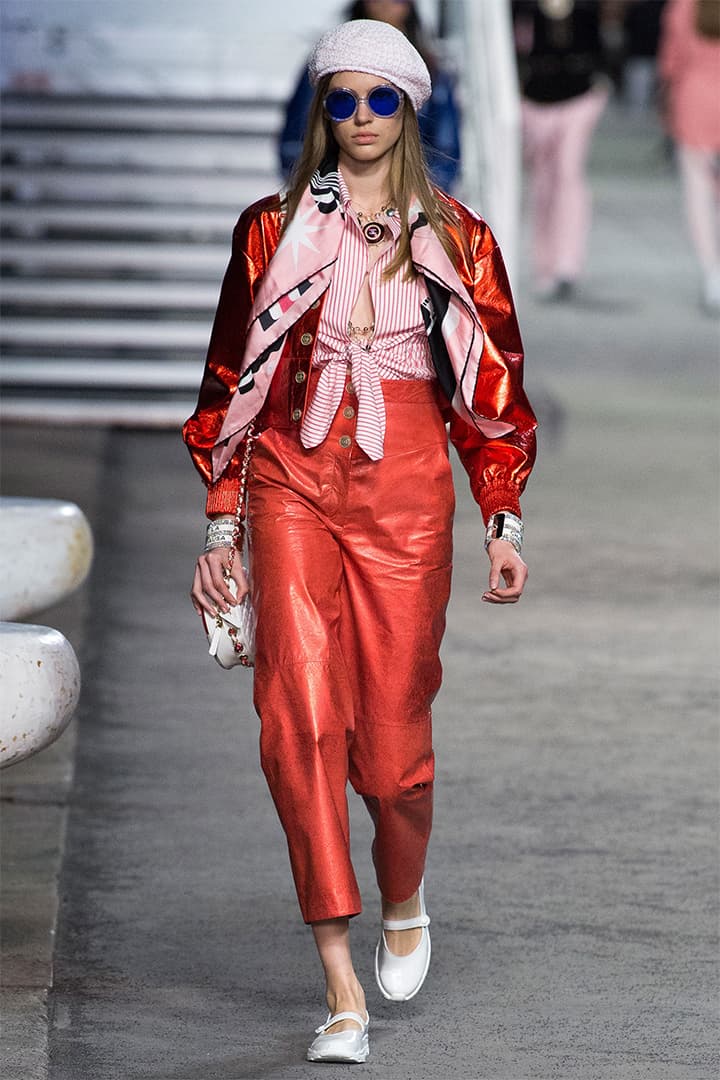 chanel-cruise-2019 runway marine style