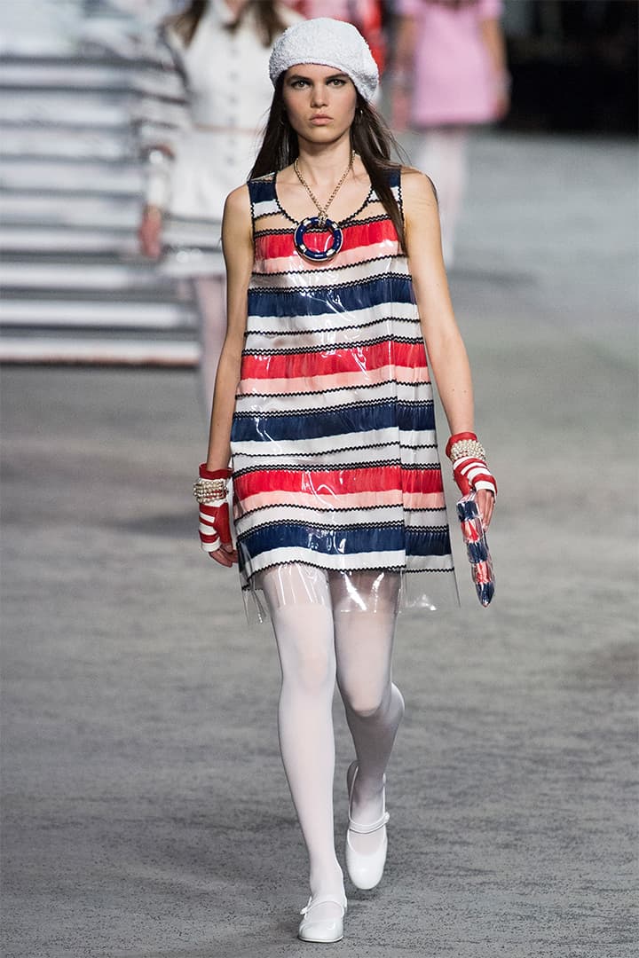 chanel-cruise-2019 runway marine style