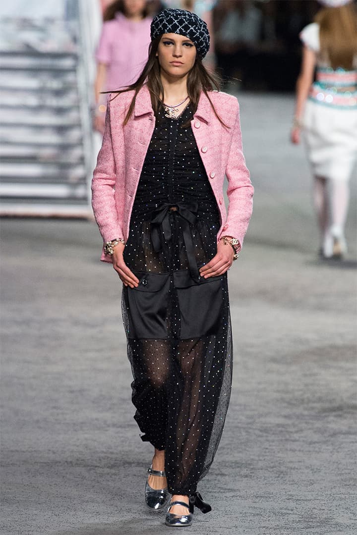 chanel-cruise-2019 runway marine style